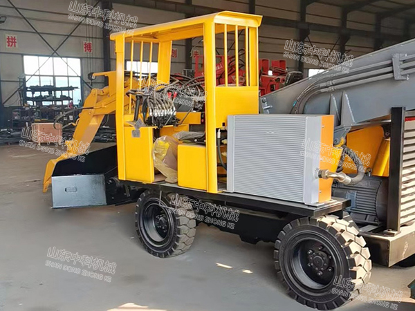 輪式扒渣機(jī)